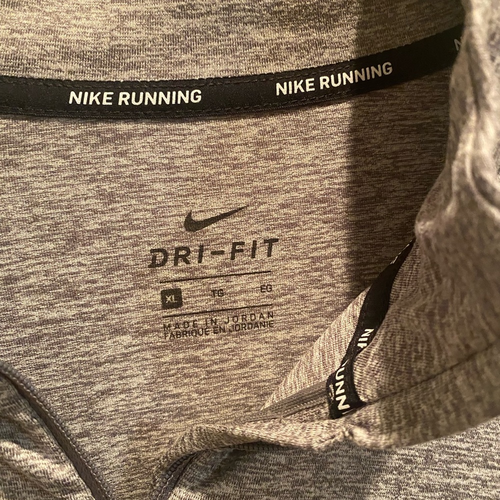 Active pullover - Picture 3 of 3